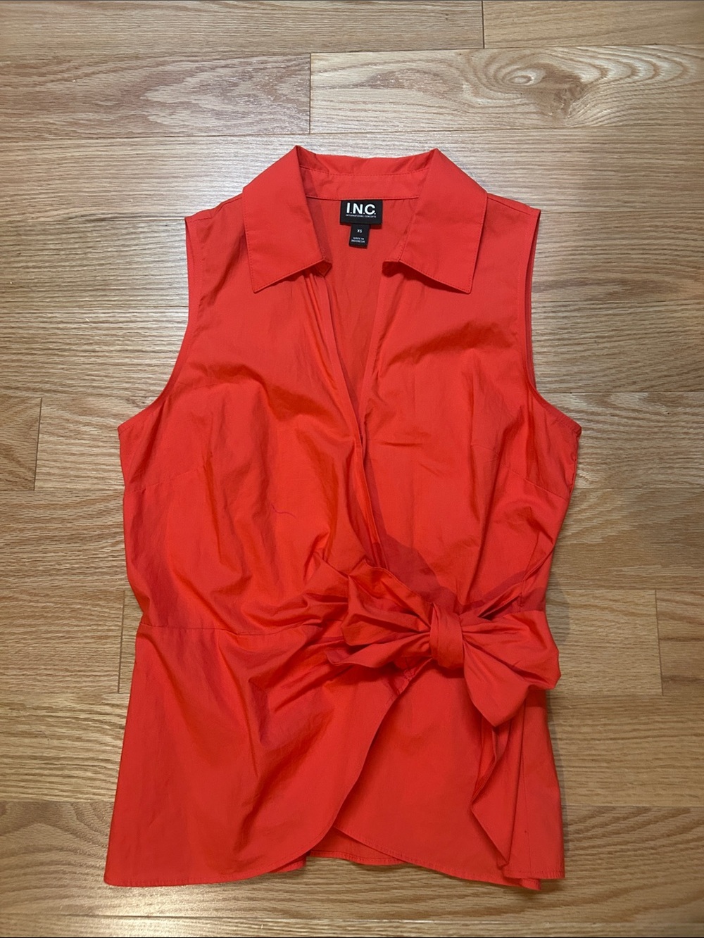 INC International Concepts Coral-Red Sleeveless Tie-Front Collared Top